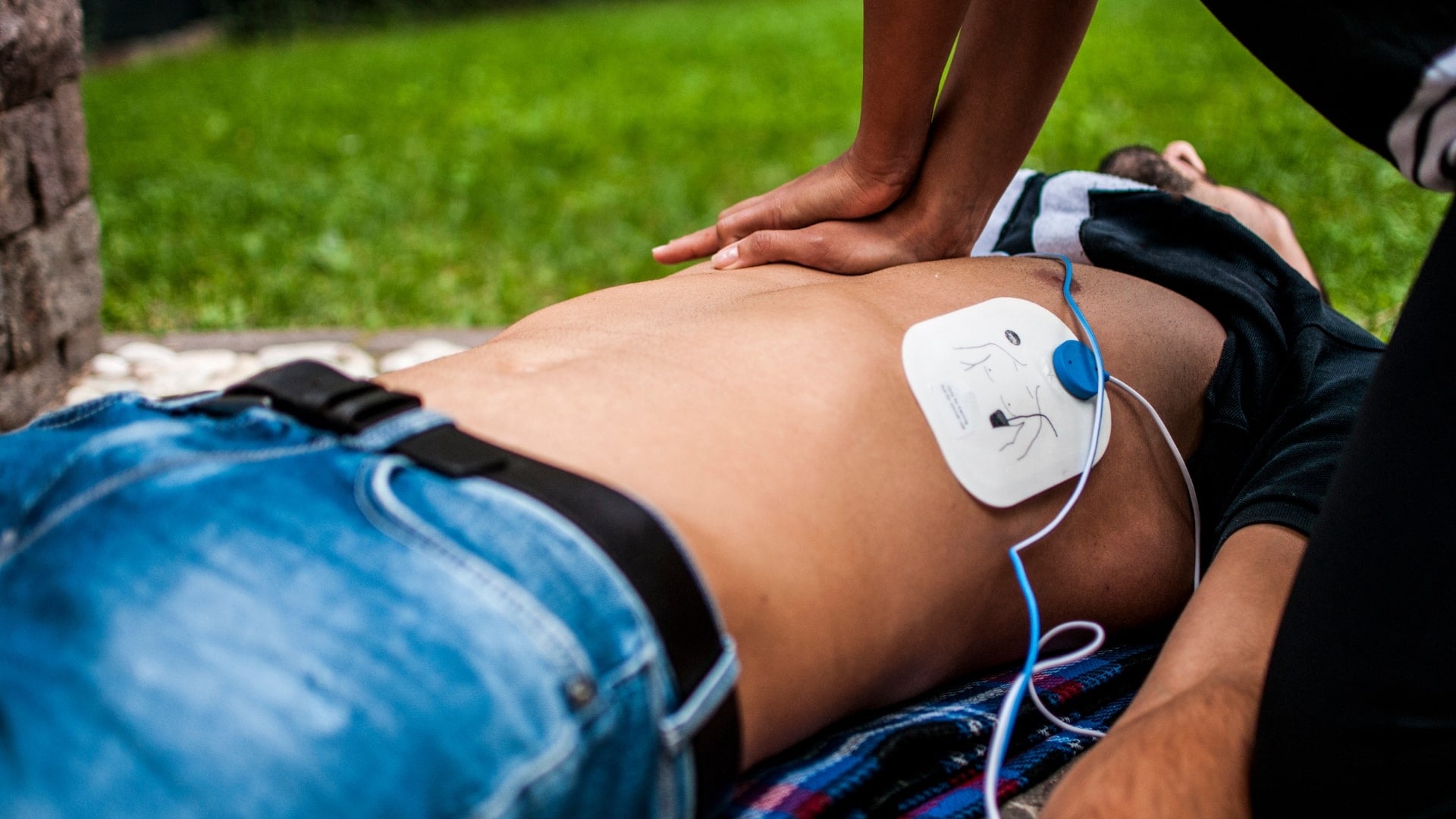 How Aed Function What is an AED and When to Use it? | Coast2Coast