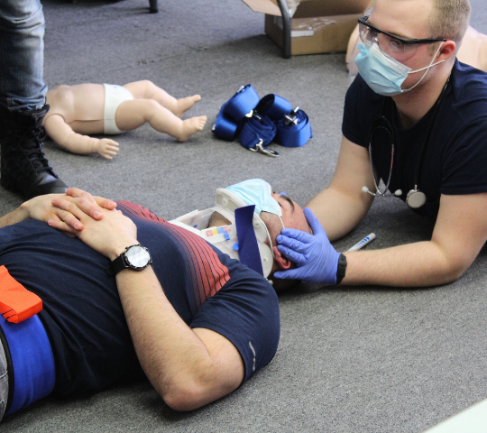 cervical-collar-stabilization-first-responder-training-north-york