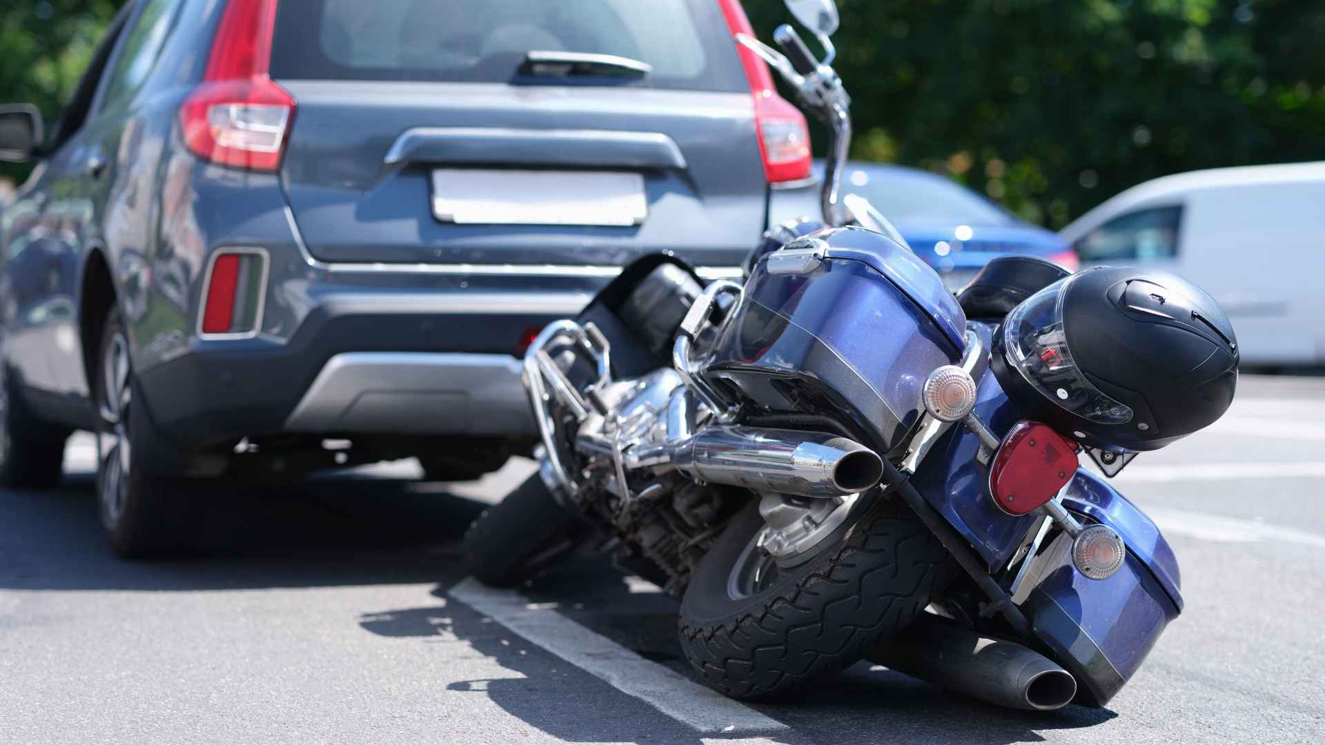 how to help someone after a motorcycle accident